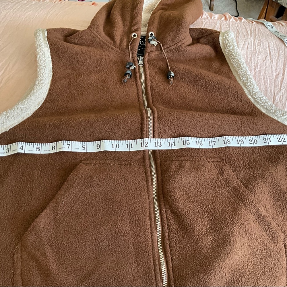 Coaco New York Women’s Fleece Vest Med Hooded Brown Pockets Full Metal Zipper - Picture 6 of 6